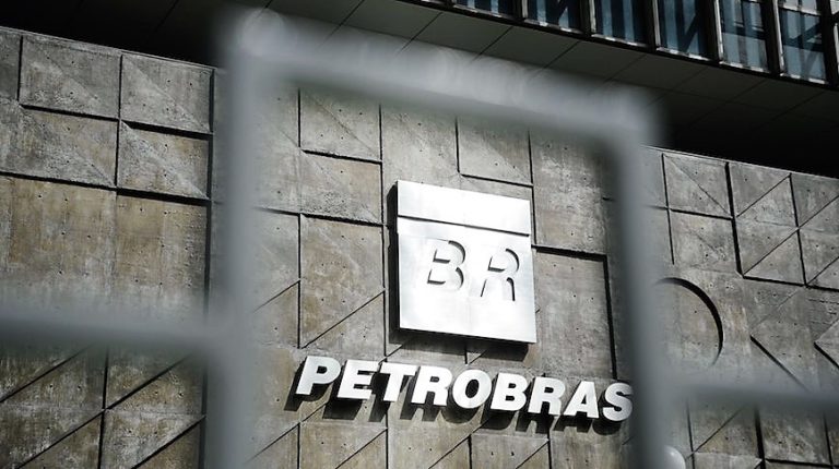 <em>In re Petrobras Securities Litigation</em>